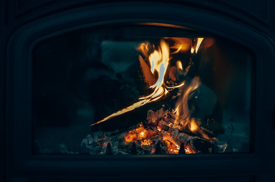 Créer une ambiance hygge en hiver : astuces pour un cocon chaleureux