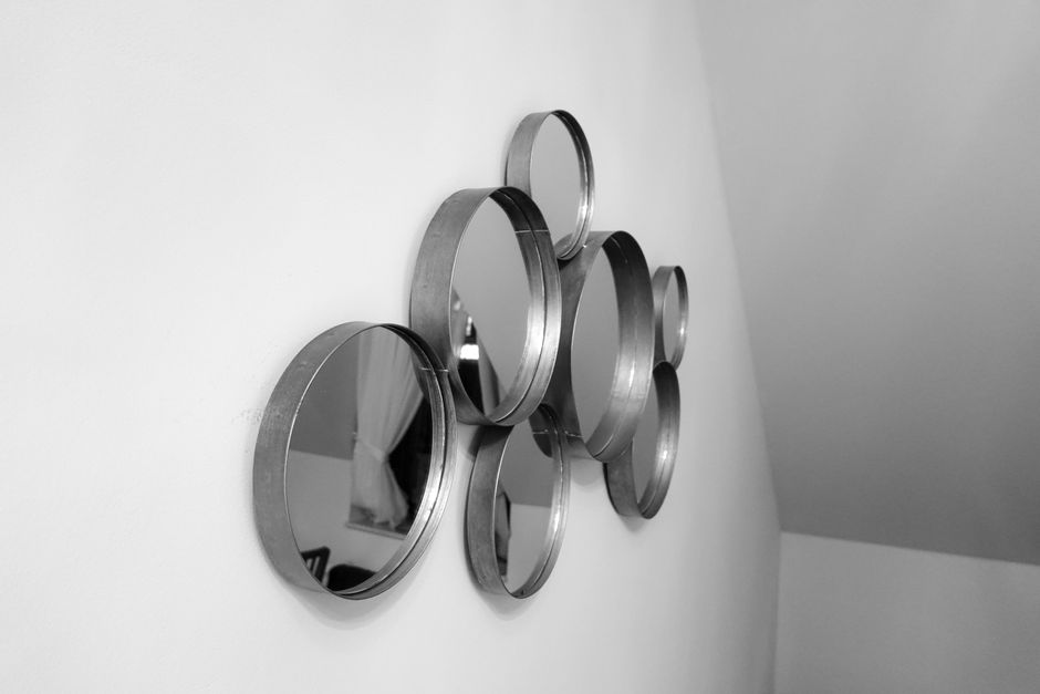 Miroir en déco : transformer votre espace avec élégance et style